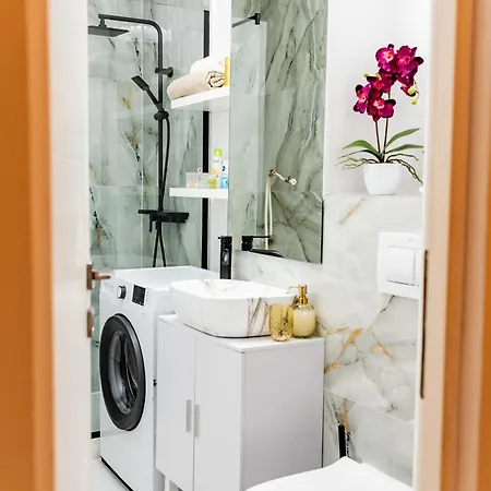 Lady-s Apartament *
